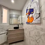 Lujo Proyector, Maquina Arcade, Wifi Y Patinetes Apartment