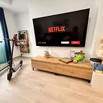 Lujo Proyector, Maquina Arcade, Wifi Y Patinetes Oviedo