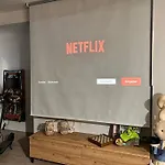Lujo Proyector, Maquina Arcade, Wifi Y Patinetes *