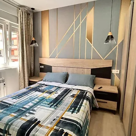 Lujo Proyector, Maquina Arcade, Wifi Y Patinetes Oviedo