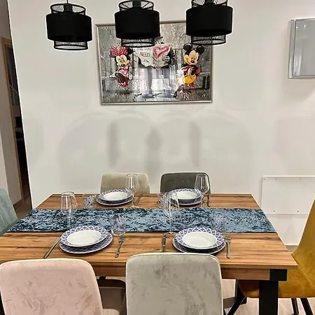 Apartmán Lujo Proyector, Maquina Arcade, Wifi Y Patinetes *