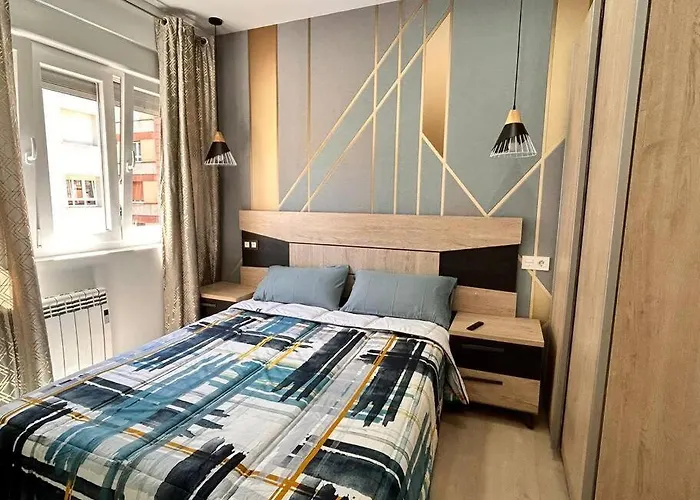 Lujo Proyector, Maquina Arcade, Wifi Y Patinetes Oviedo