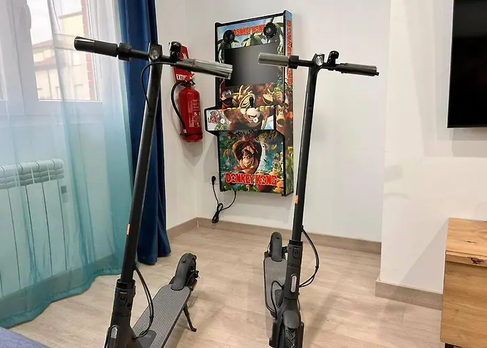 Lujo Proyector, Maquina Arcade, Wifi Y Patinetes Apartment